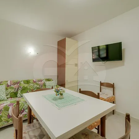 Apartman La Guardia Di - Goelba Patresi